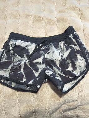 Hurley Black & White Marble-Print Athletic Shorts